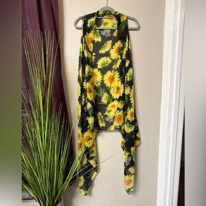 #727 Boutique sunflower lightweight cardigan size small